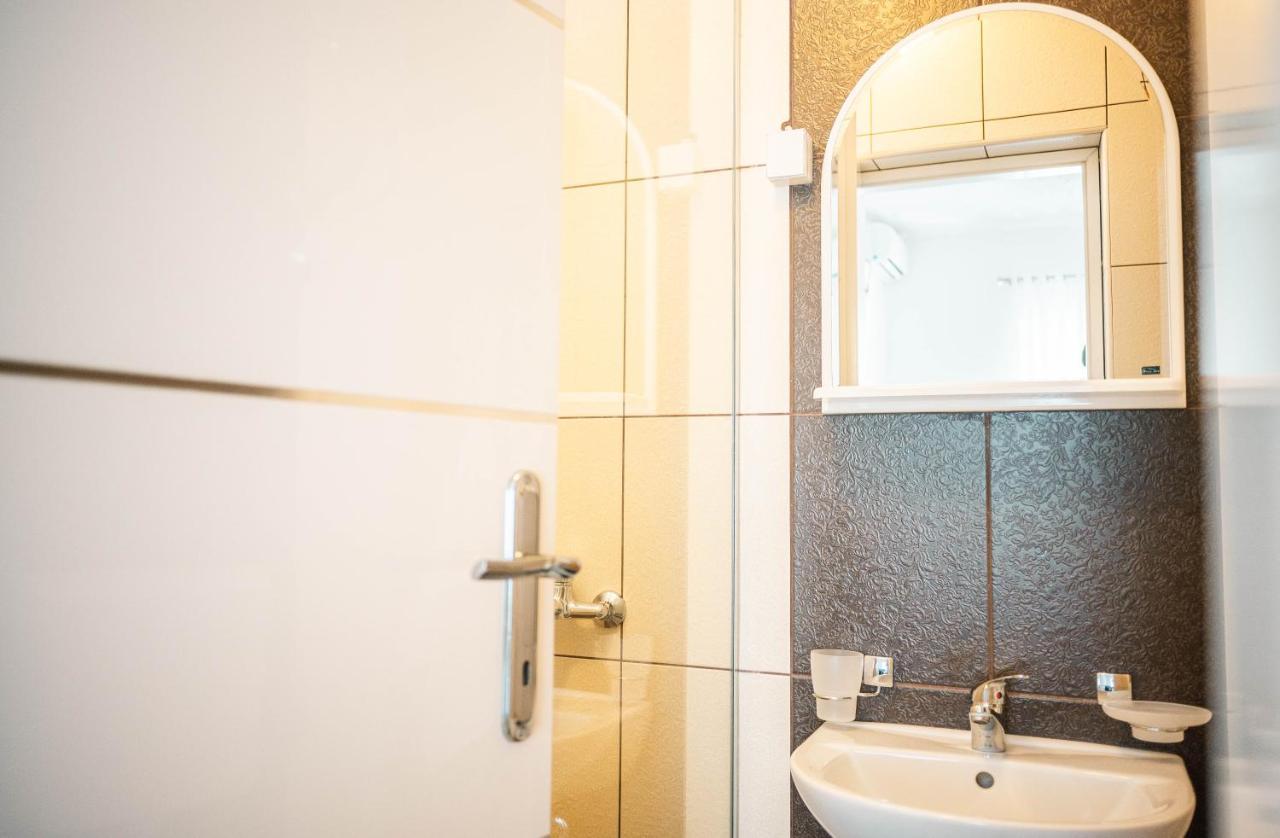Vila Adriatik Ulcinj Extérieur photo